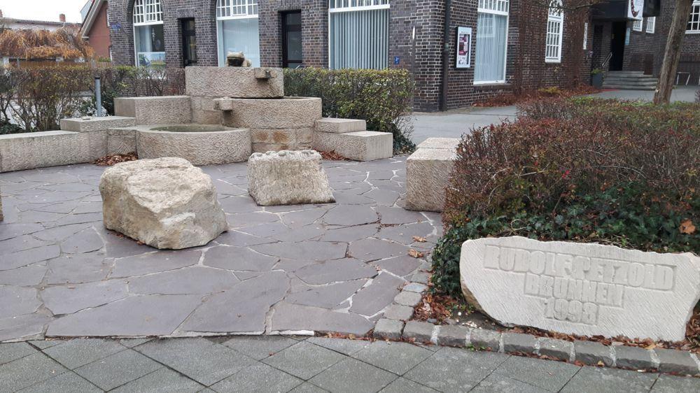 Rudolf Petzold Brunnen | © AK "Stadt & Natur erleben" Stadtmarketing Lehrte