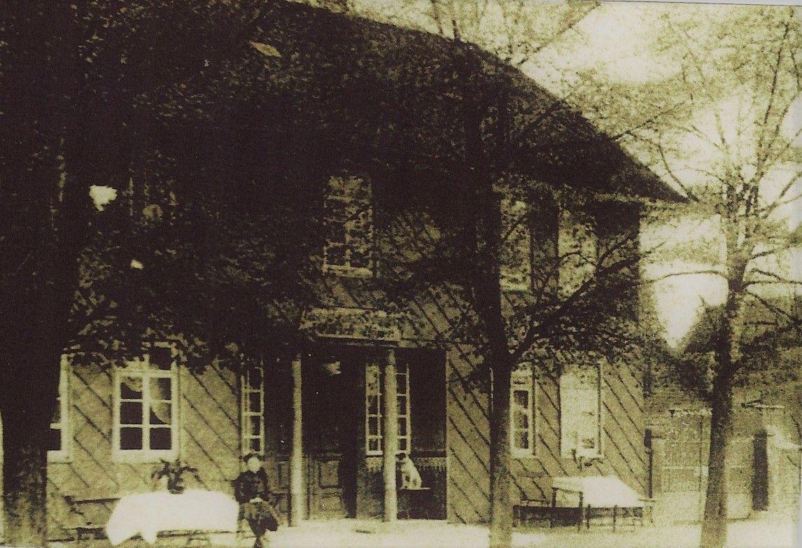 © Frau Osterwald - Altes Foto Dessauer Str. 2