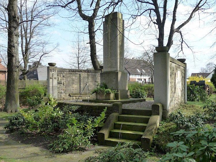 © Manfred Fehlauer - Ehrenmal