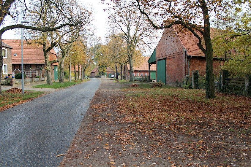 Dorfstraße | © AK "Stadt & Natur erleben" Stadtmarketing Lehrte 