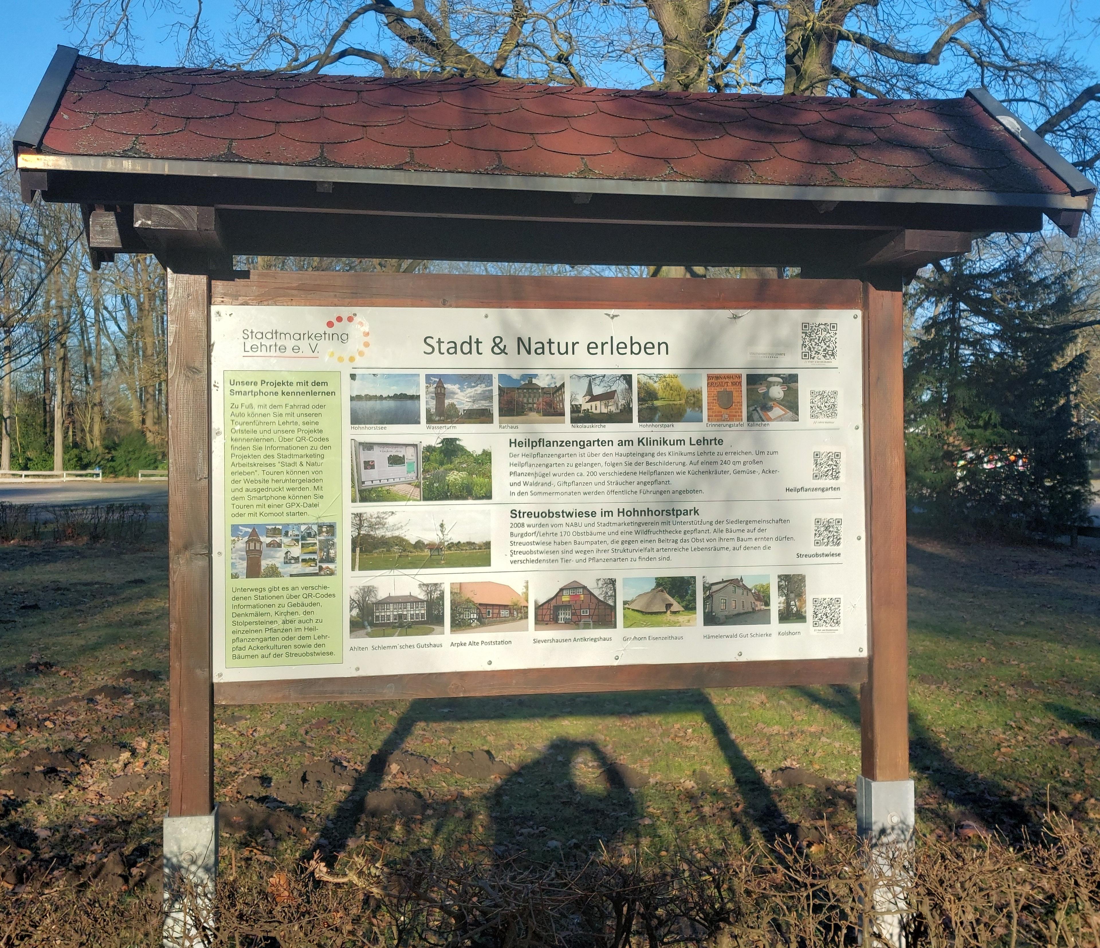Infotafel im Stadtpark | © AK "Stadt & Natur erleben" Stadtmarketing Lehrte