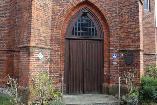 © AK "Stadt & Natur erleben" Stadtmarketing Lehrte - Ev.-Luth. Kirche zum Heiligen Kreuz